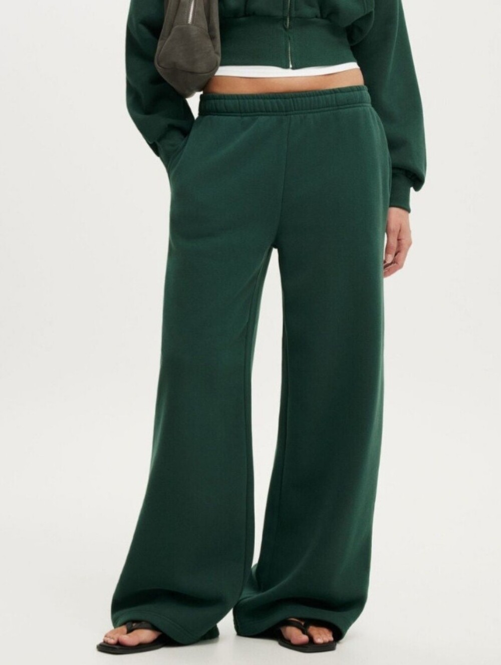 COTTON ON - BAGGY SWEATPANTS (TREETOP GREEN)